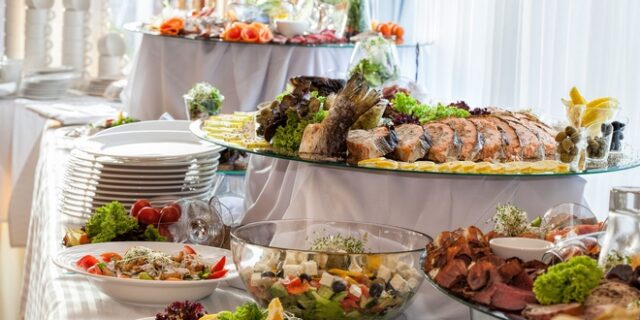 Χαμός σε γάμο στις Σέρρες: Χτύπησαν εφοριακούς στο γλέντι