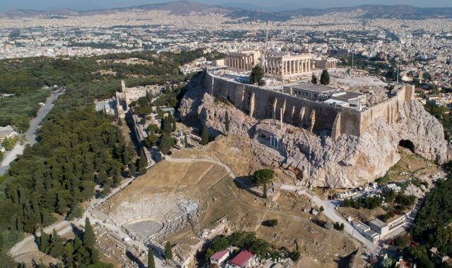 Θεοχαρόπουλος: Τα γλυπτά του Παρθενώνα πρέπει να επιστραφούν, όχι να δανειστούν