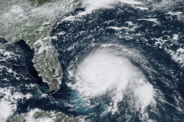 Τυφώνας Ντόριαν: Φτάνει στις ΗΠΑ – Συναγερμός στη Φλόριντα
