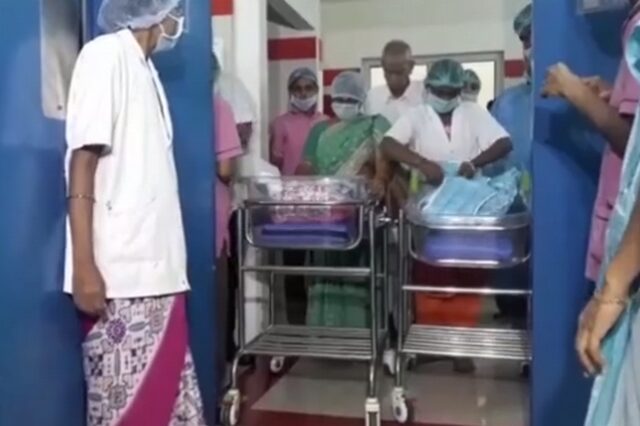 Ινδία: 73χρονη γέννησε δίδυμα – Ο 82χρονος σύζυγός της έπαθε εγκεφαλικό