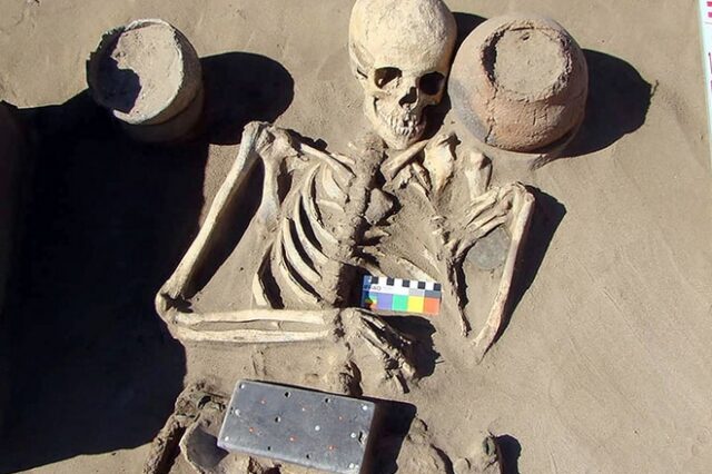Αρχαιολόγος υποστηρίζει ότι βρήκε ένα αρχαίο “iPhone” – Είναι όμως έτσι;