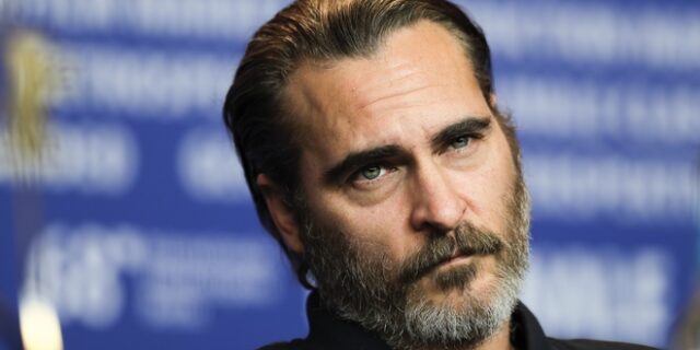 Χοακίν Φίνιξ: Εκνευρίστηκε με ερώτηση δημοσιογράφου και παράτησε συνέντευξη στη μέση