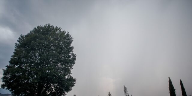 Τοπικά παροδικές νεφώσεις την Παρασκευή – Λίγες μπόρες στα ηπειρωτικά και την Κρήτη