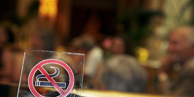 Αντικαπνιστικός: Στο ΣτΕ προσφεύγουν οι επιχειρηματίες εστίασης