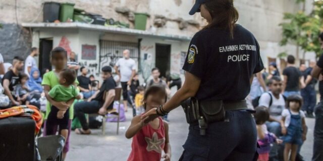 Πλατεία Βάθη: Πλάνα μέσα από την κατάληψη που ζούσαν οι πρόσφυγες