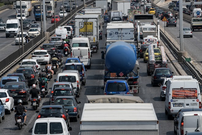 Κυκλοφοριακό “έμφραγμα” στον Κηφισό: Δύο τροχαία – Μεγάλες καθυστερήσεις