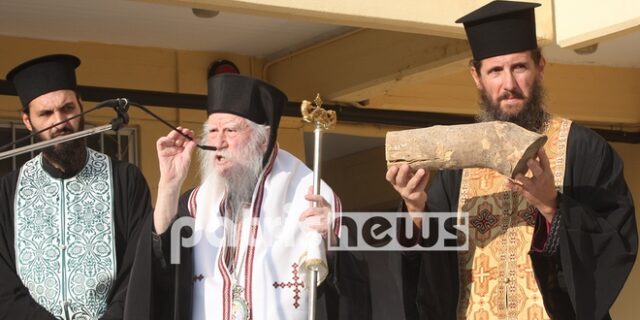 Μητροπολίτης Ηλείας: Η συμβουλή του προς τους μαθητές και το κούτσουρο