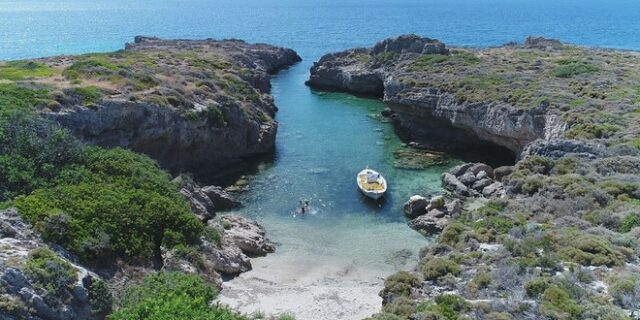 Η πιο πριβέ παραλία της Ελλάδας