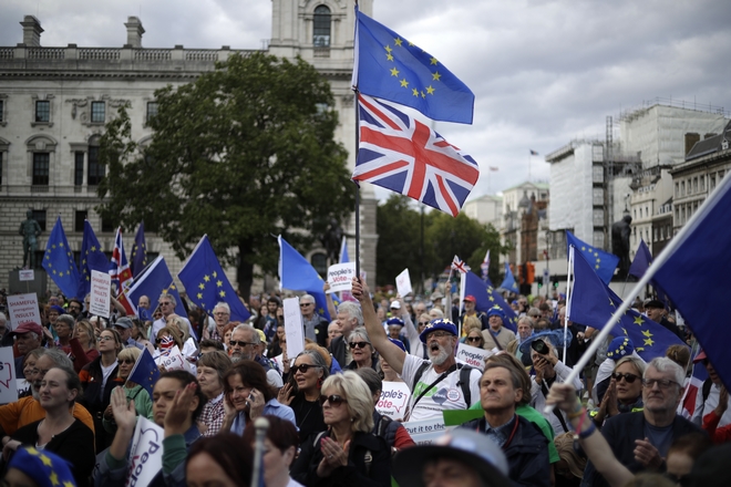 Βρετανία: Ράλι για τη στερλίνα καθώς περιορίζονται οι φόβοι για Brexit χωρίς συμφωνία