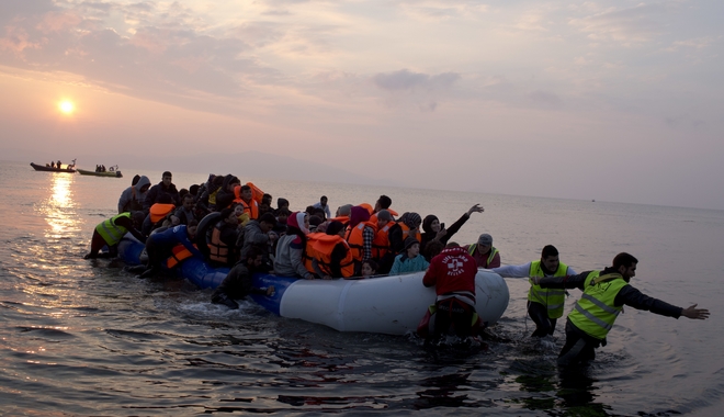 ΟΗΕ: Δραματική αύξηση των αφίξεων προσφύγων και μεταναστών σε σχέση με πέρυσι