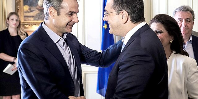 Ο Τζιτζικώστας παίρνει τη σκυτάλη από Αγοραστό στην ΕΝΠΕ