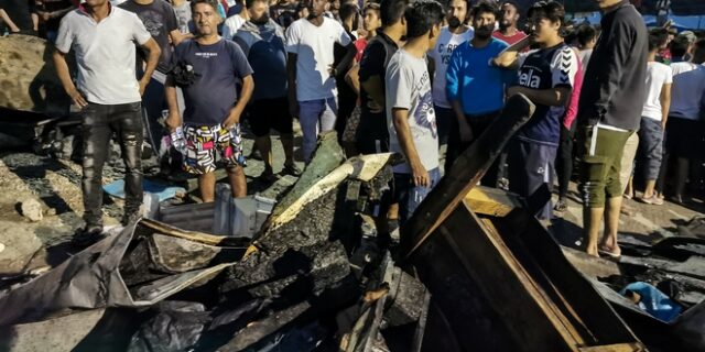 Μόρια: “Έψαχναν στα αποκαΐδια – Είδα μια κουβέρτα με καμένο κρέας” 