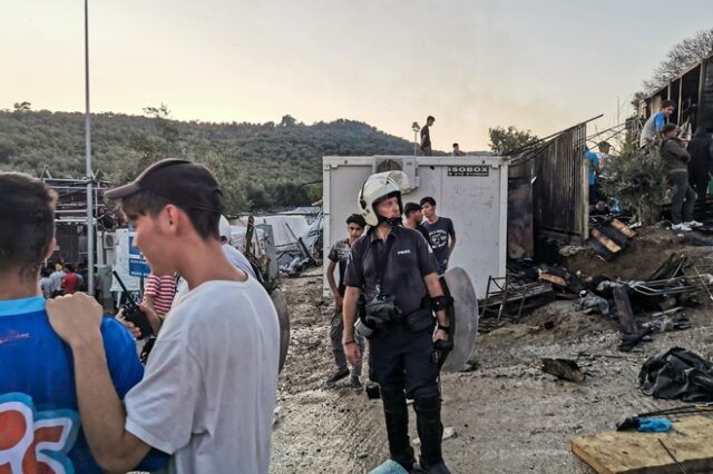 Μόρια: Δεν υπάρχει νεκρό μωρό σύμφωνα με την ΕΛΑΣ – Από βραχυκύκλωμα η φωτιά