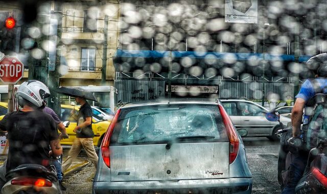 Έκτακτο δελτίο καιρού: Βροχές και καταιγίδες από το απόγευμα
