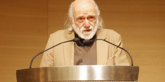 Πέθανε ο Νάνος Βαλαωρίτης