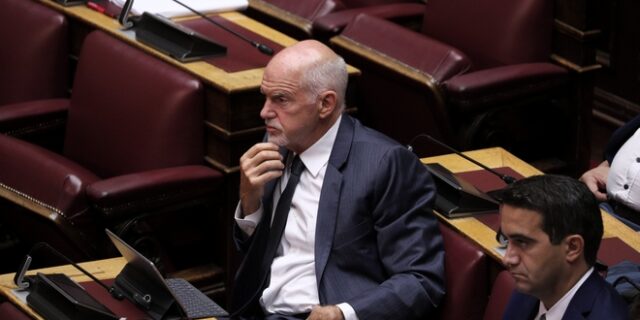 Γιατί αρνείται να αναλάβει οποιαδήποτε πρωτοβουλία εντός ή εκτός ΠΑΣΟΚ