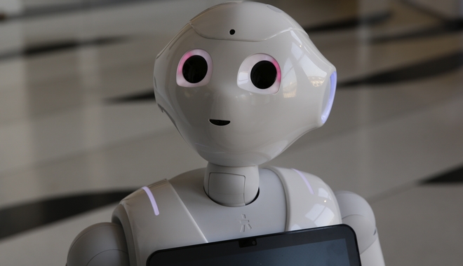Pepper: Το ρομπότ που μιλάει για σουβλάκια και τον Ολυμπιακό “αναβαθμίζεται”