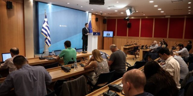 “Παράθυρο” για φόρο φυσικών προσώπων το 2020 και εκπλήξεις στη ΔΕΘ αναζητεί η κυβέρνηση