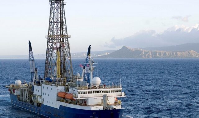 Σαντορίνη: Για πρώτη φορά επιστήμονες θα ερευνήσουν υποθαλάσσια το ηφαίστειο