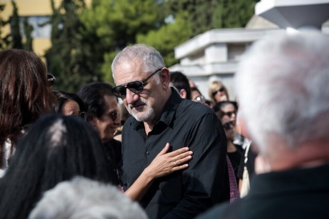 Κηδεία Μαχαιρίτσα: Το αντίο του Νίκου Πορτοκάλογλου στον “φωνακλά με τη χρυσή καρδιά”