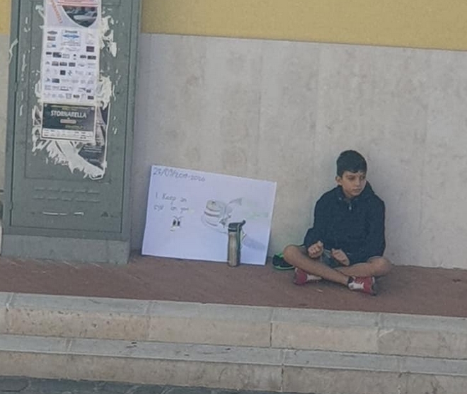Στα βήματα της Γκρέτα: 12χρονος Ιταλός διαδήλωσε μόνος του για το κλίμα στην πόλη του