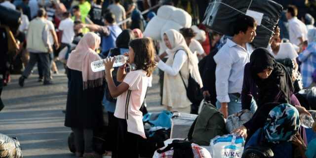 Οι κυβερνήσεις φεύγουνε και το προσφυγικό μένει…