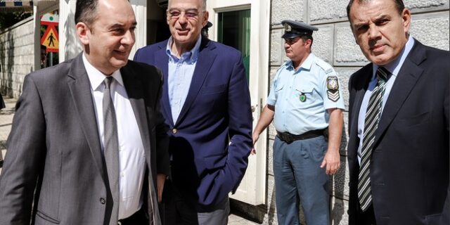 Σύσκεψη για προσφυγικό: Αυξημένη εμπλοκή Frontex / NATO, ενίσχυση λιμενικού και αποσυμφόρηση των νησιών