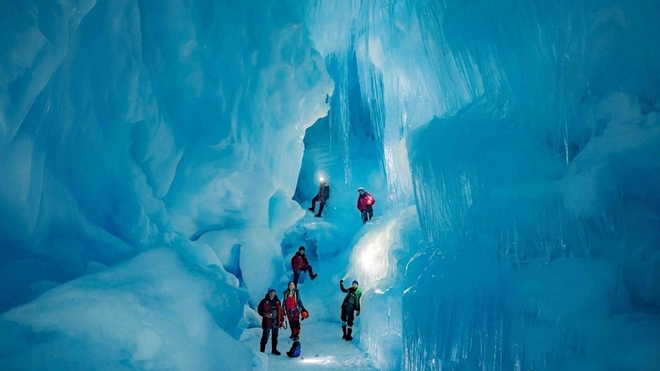 Ανταρκτική: Βρέθηκε “χαμένο” τριώροφο σπήλαιο με λίμνες και ποτάμι