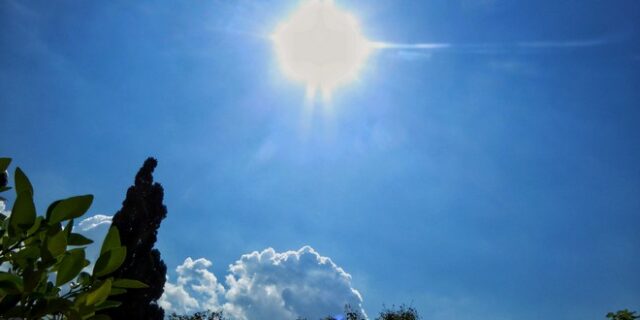 Σχεδόν αίθριος καιρός το Σαββατοκύριακο – Σχετικά υψηλές θερμοκρασίες