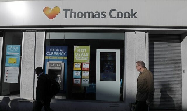 Θεοχάρης για Thomas Cook: Δημιουργία κέντρο επιχειρήσεων για τον επαναπατρισμό 50.000 τουριστών