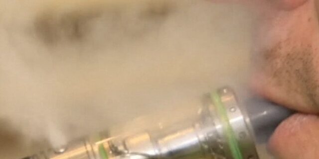 Ανησυχία για το ηλεκτρονικό τσιγάρο μετά τον πέμπτο θάνατο στις ΗΠΑ