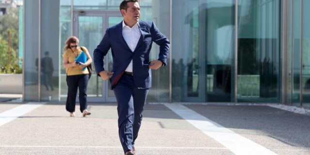 Προοδευτικό πρόγραμμα για μια νέα πλειοψηφία προτείνει από τη Θεσσαλονίκη ο Αλέξης Τσίπρας