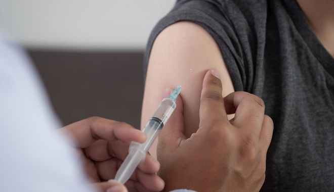 Κικίλιας: Ανοιχτό το ενδεχόμενο υποχρεωτικού εμβολιασμού κατά της ιλαράς