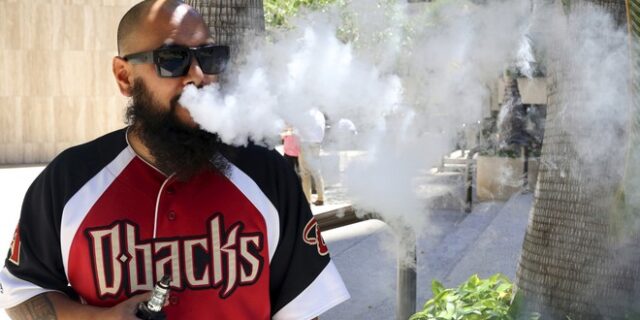 Ηλεκτρονικό τσιγάρο: Τι κρύβεται πίσω από τους θανάτους;