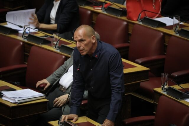 Κατάργηση βουλευτικής ασυλίας προτείνουν Βαρουφάκης και Βελόπουλος
