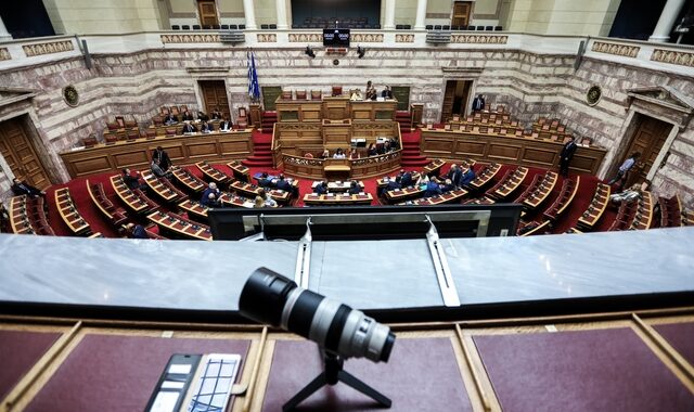 Βουλή: Ολοκληρώθηκε η ψηφοφορία για σύσταση προανακριτικής για Παπαγγελόπουλο