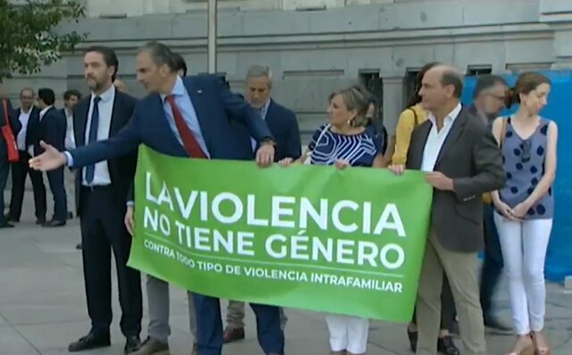 Ισπανία: Το ακροδεξιό κόμμα Vox έκανε μποϊκοτάζ σε ενός λεπτού σιγή για θύματα έμφυλης βίας