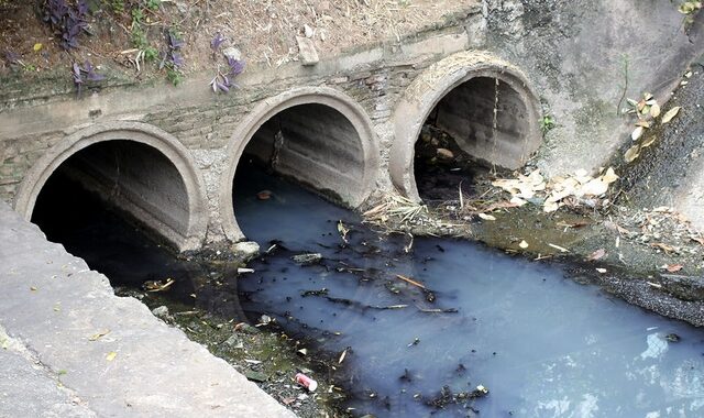 Τροπολογία ΥΠΕΝ: Τέλος ταφής αποβλήτων με το… κιλό – Τι θα γίνει με τις οικοδομικές άδειες στη Μύκονο