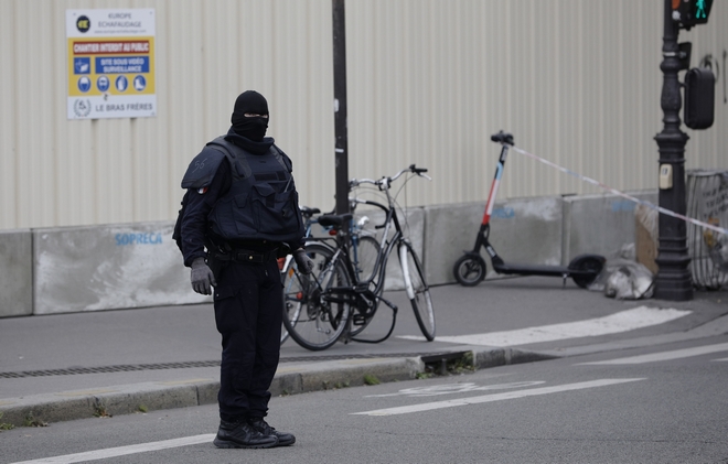 Παρίσι: Επίθεση στο αρχηγείο της αστυνομίας – Πέντε νεκροί
