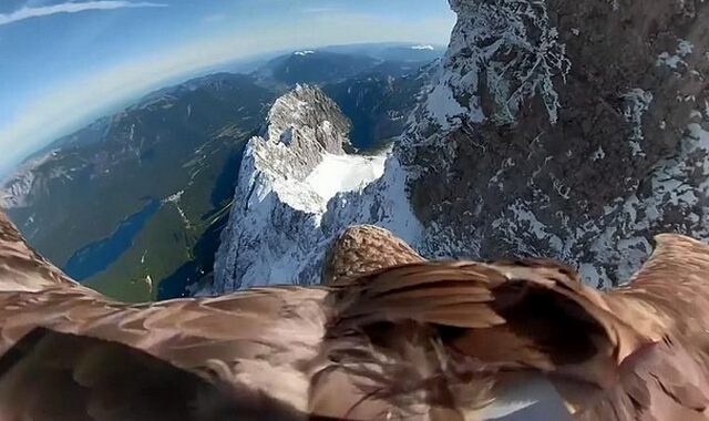 Βίντεο: Το λιώσιμο των πάγων στις Άλπεις με τα “μάτια” ενός αετού