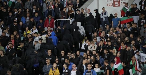 UEFA: Σε απολογία η Βουλγαρία για ναζιστικούς χαιρετισμούς και ρατσισμό