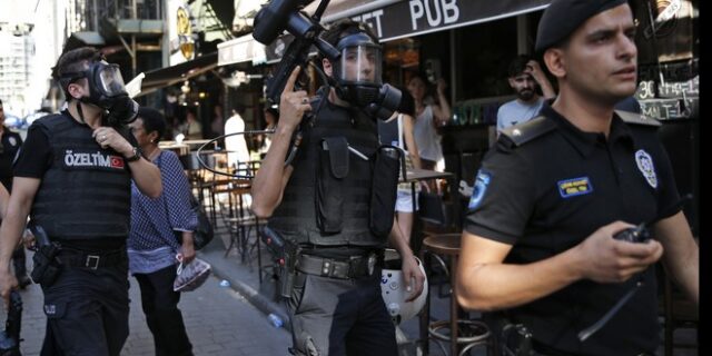 Τουρκία: Συνελήφθη Τούρκος δημοσιογράφος που επέκρινε την τουρκική επιχείρηση στη  Συρία