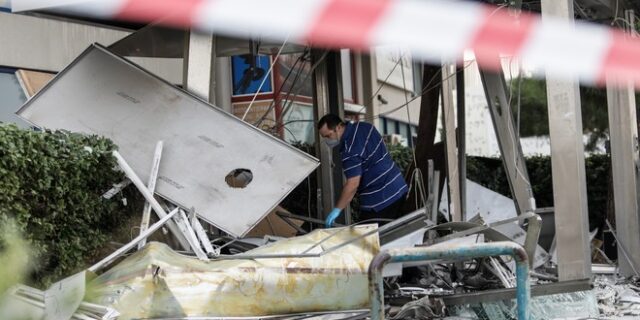 Ανατίναξαν ΑΤΜ και αφαίρεσαν τις κασετίνες σε τράπεζα στην Αργυρούπολη