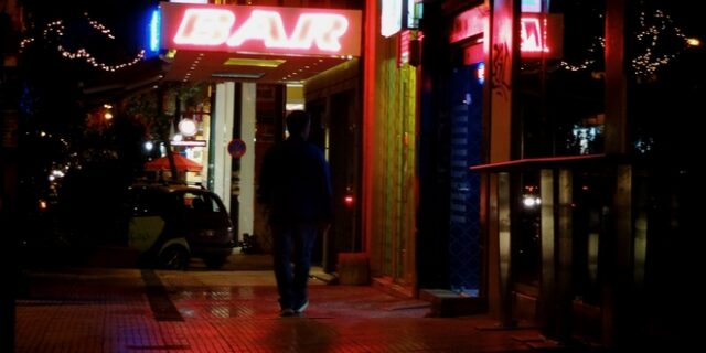 Έλεγχοι της Οικονομικής Αστυνομίας για “μαύρη εργασία” σε μπαρ και εστιατόρια