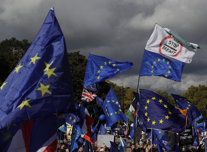 Brexit: Χιλιάδες Βρετανοί διαδήλωσαν στο Λονδίνο ζητώντας νέο δημοψήφισμα