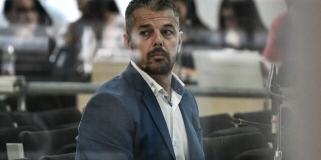 Δίκη Χρυσής Αυγής: “Ξένο σώμα” δηλώνει τώρα ο Στ. Μπούκουρας – “Να διαλυθεί το κόμμα αν έχει σχέση”