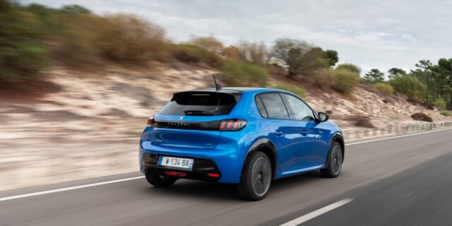 Η ατραξιόν της χρονιάς το νέο Peugeot 208