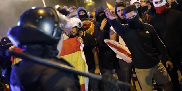 Παραλύει η Καταλονία λόγω της γενικής απεργίας