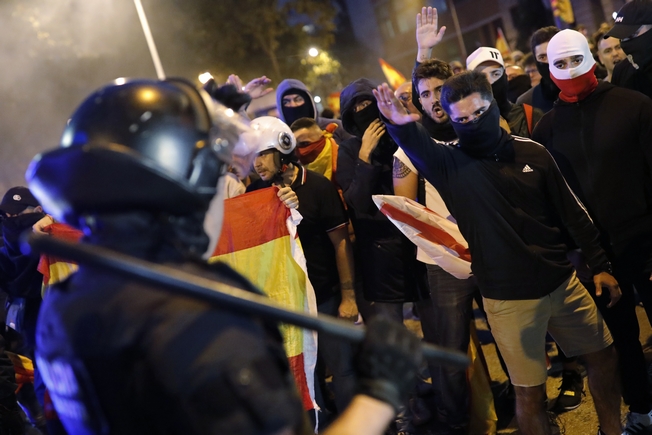 Παραλύει η Καταλονία λόγω της γενικής απεργίας