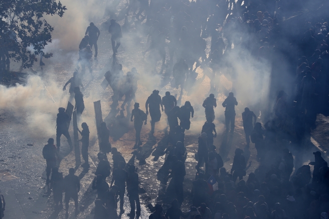 Επεισόδια στη Χιλή: Στους 12 οι νεκροί – Συνεχίζεται η απαγόρευση κυκλοφορίας